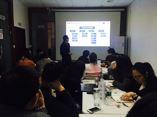 特朗普宣誓就任美國總統，工作已經開始，你做企業宣傳片了嗎？