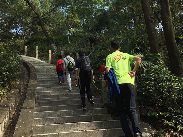 把企業凝聚在空氣里宣傳,猶如聽取蛙聲一片 把企業凝聚在空氣里宣傳,猶如聽取蛙聲一片