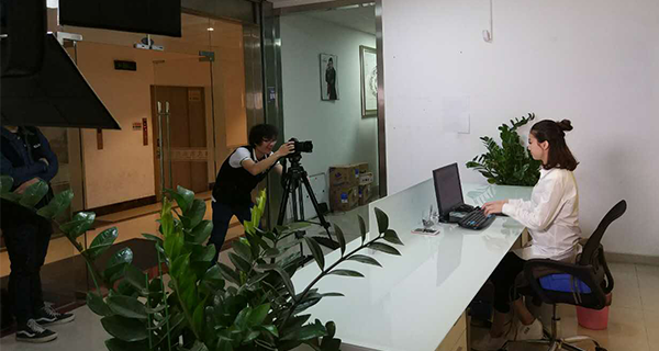 瓜子拍攝丨歐陸風暴吹來，被拍攝的氣質電暈